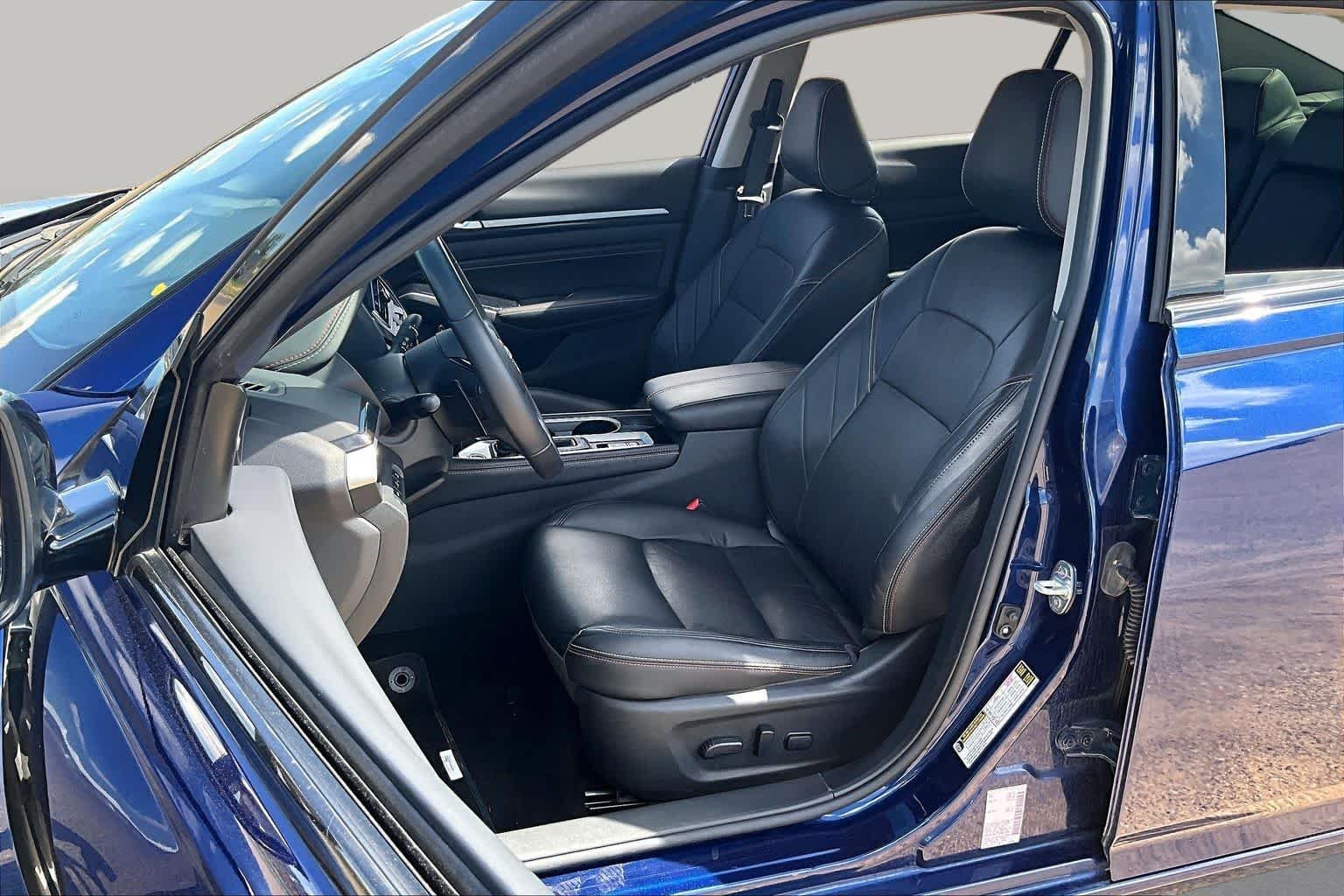 Used 2023 Deep Blue Pearl Nissan 2.0 SR image 8