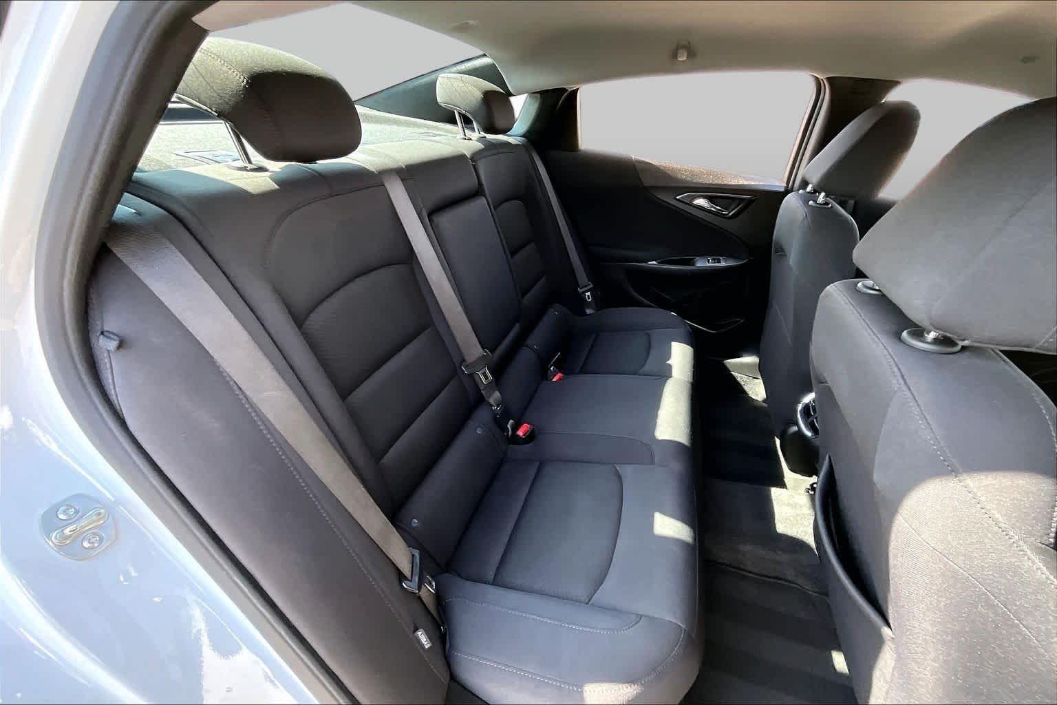Used 2025 White Chevrolet LT image 18