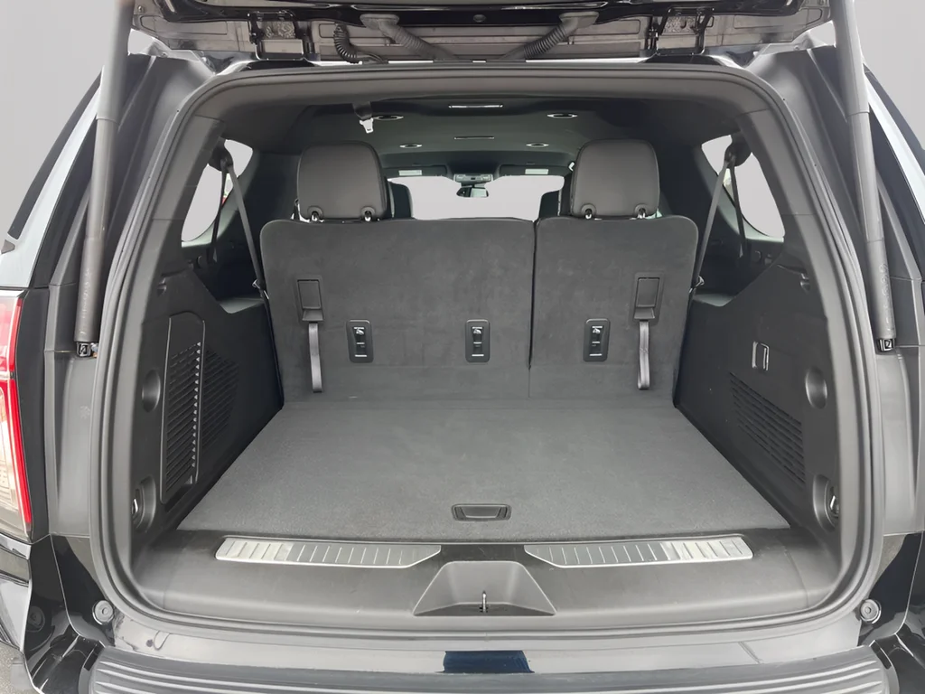 2023 Chevrolet Suburban RST - Photo 25