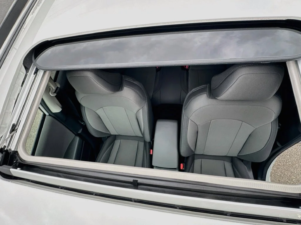 New 2027 White Subaru Premium image 27