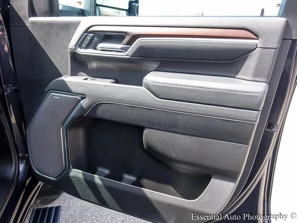 Used 2025 Titanium Rush Metallic GMC Denali image 29