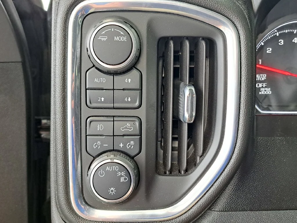Used 2021 Black Chevrolet RST image 13