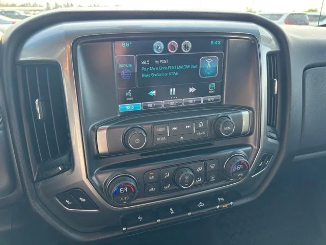 Used 2015 Deep Ocean Blue Chevrolet LT image 18