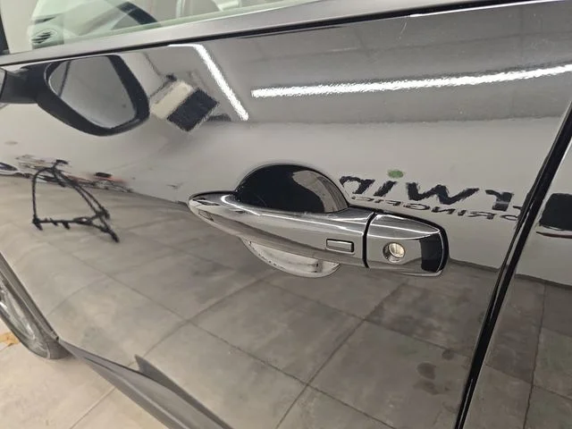 Used 2025 Super Black Nissan SV image 17