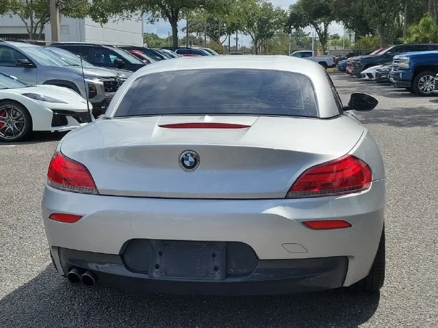 2011 BMW Z4 sDrive30i - Photo 10