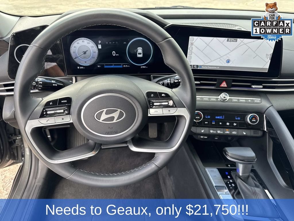 Used 2025 Gray Hyundai SEL Convenience image 40