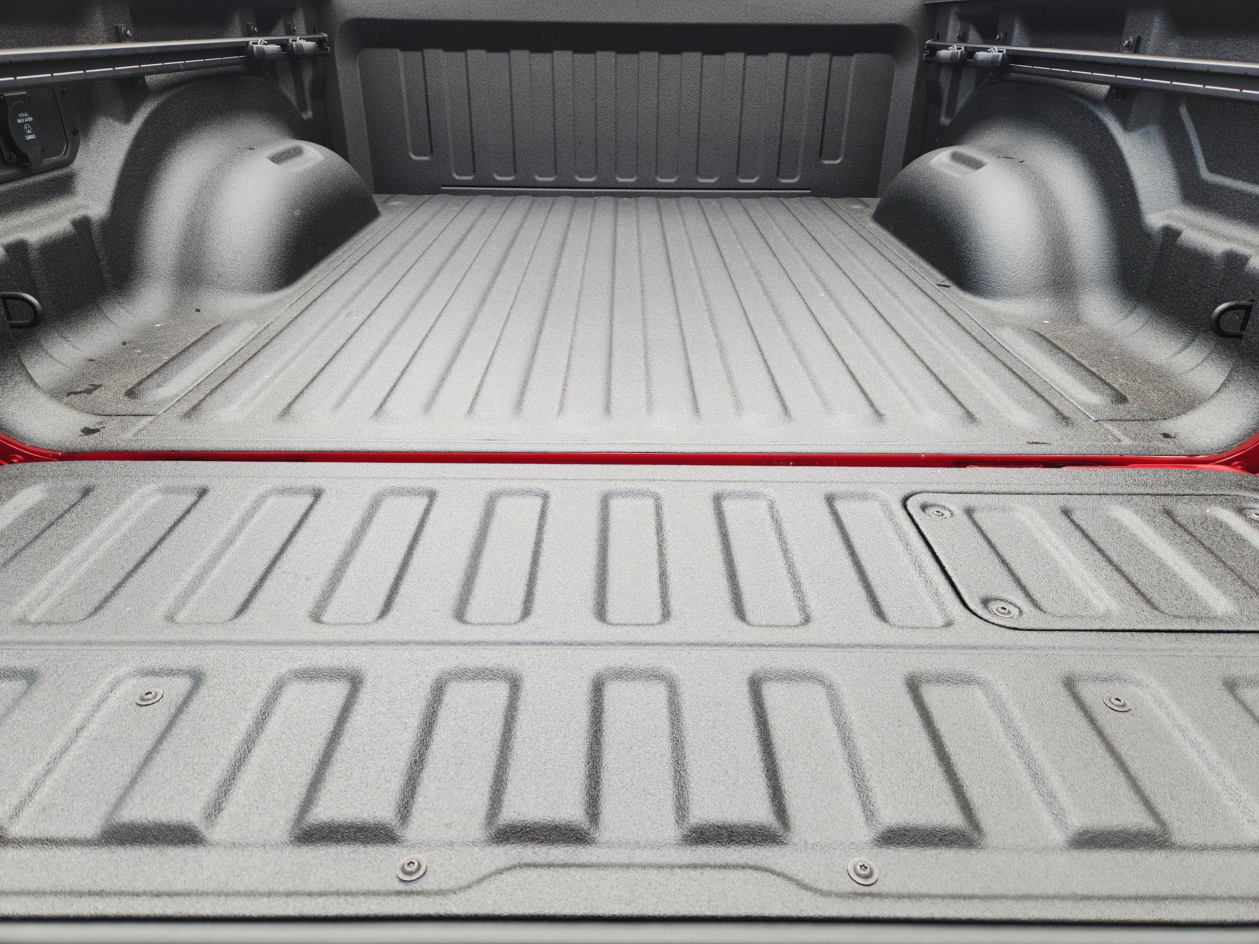 New 2026 Molten Red Pearl-Coat Exterior Paint RAM Laramie image 24