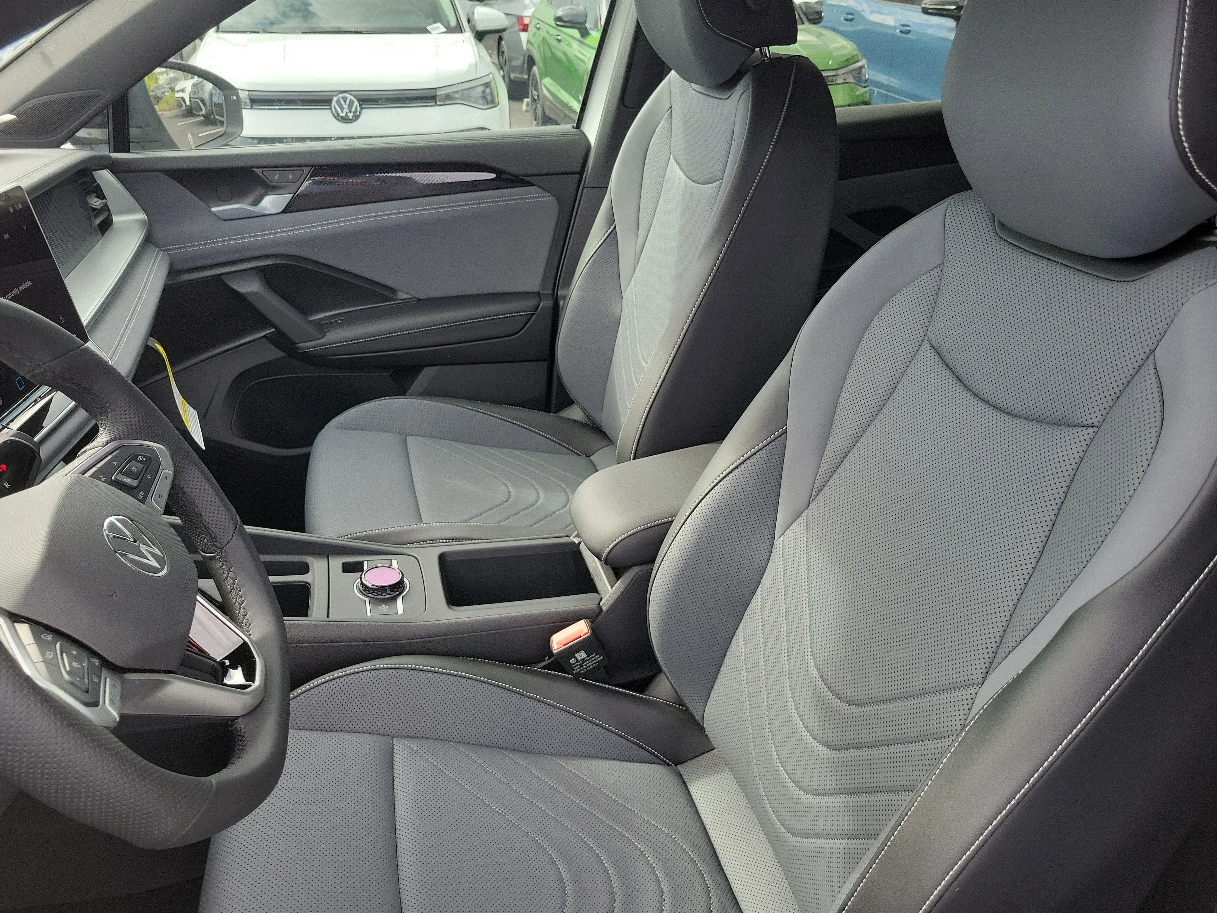 2026 Volkswagen Tiguan SE R-LINE BLACK - Photo 19