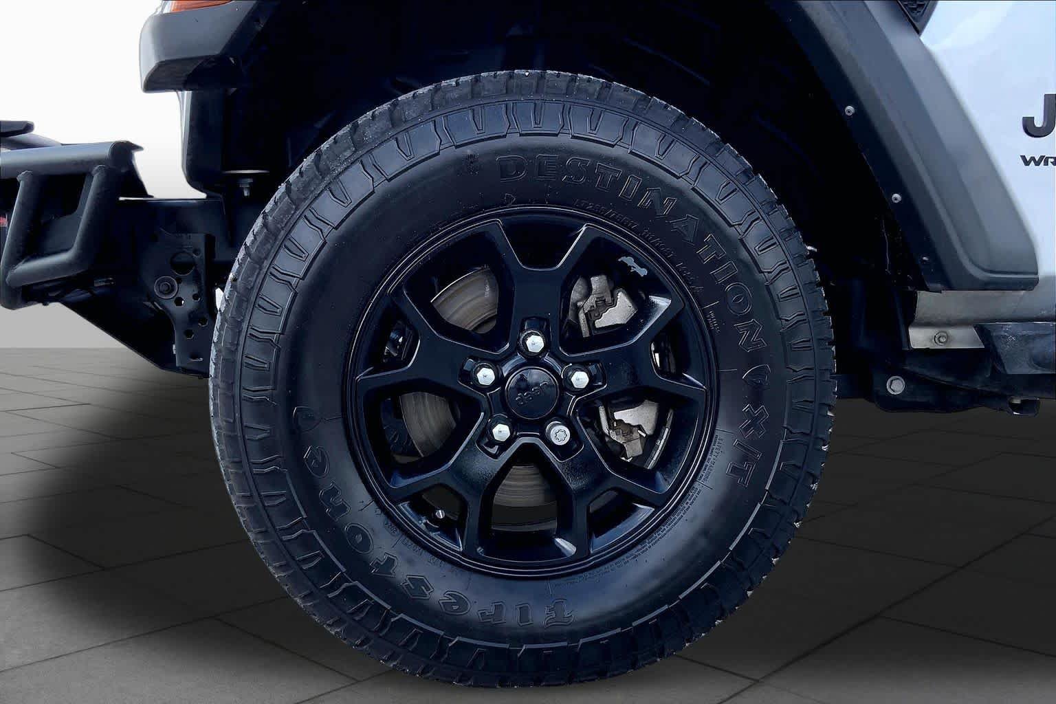 Used 2022 Silver Zynith Clearcoat Jeep Unlimited Willys image 11