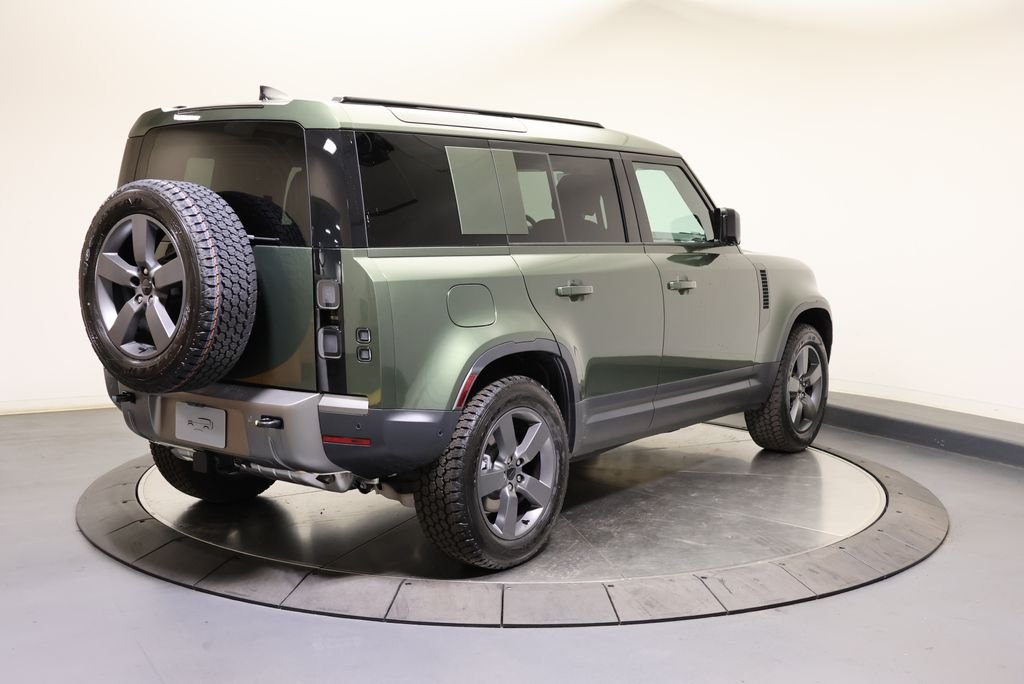 New 2026 Woolstone Green Land Rover S image 5