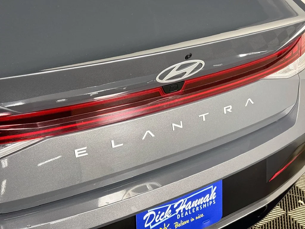 Used 2025 Gray Hyundai SEL Convenience image 25