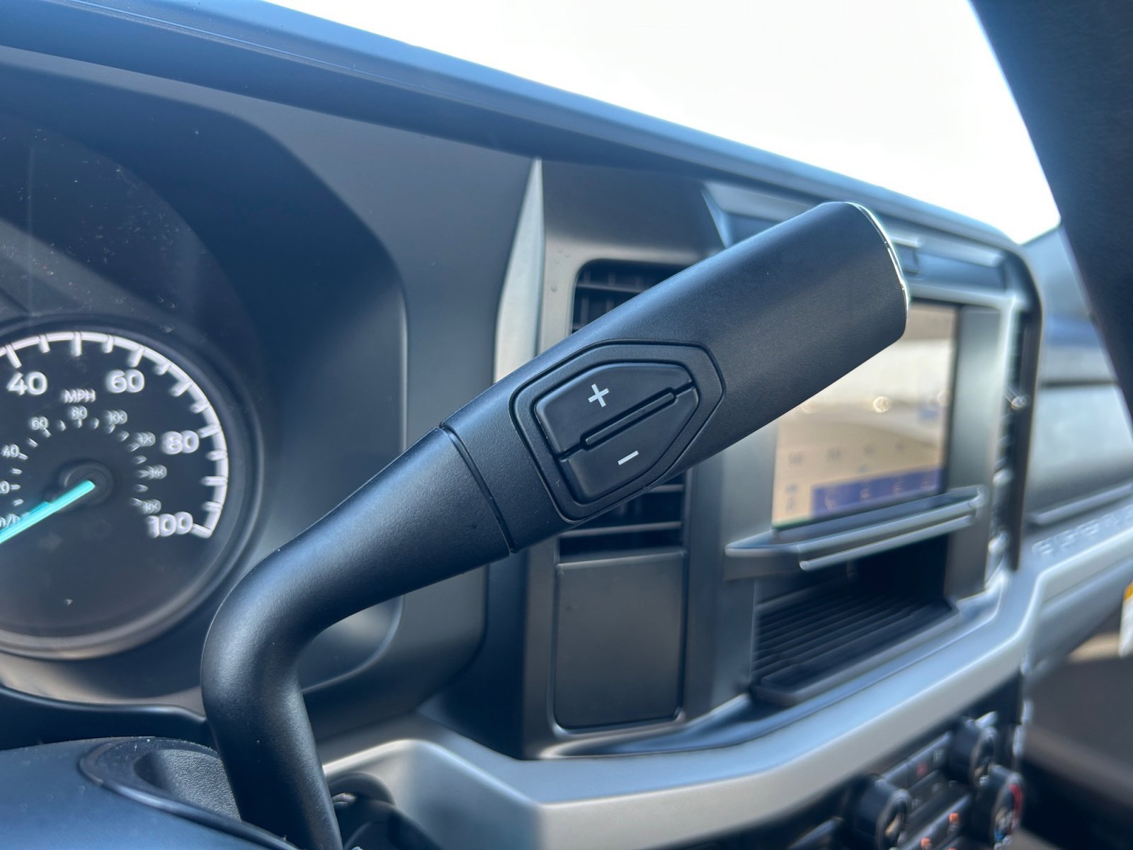 New 2026 Carbonized Gray Metallic Ford XLT image 13