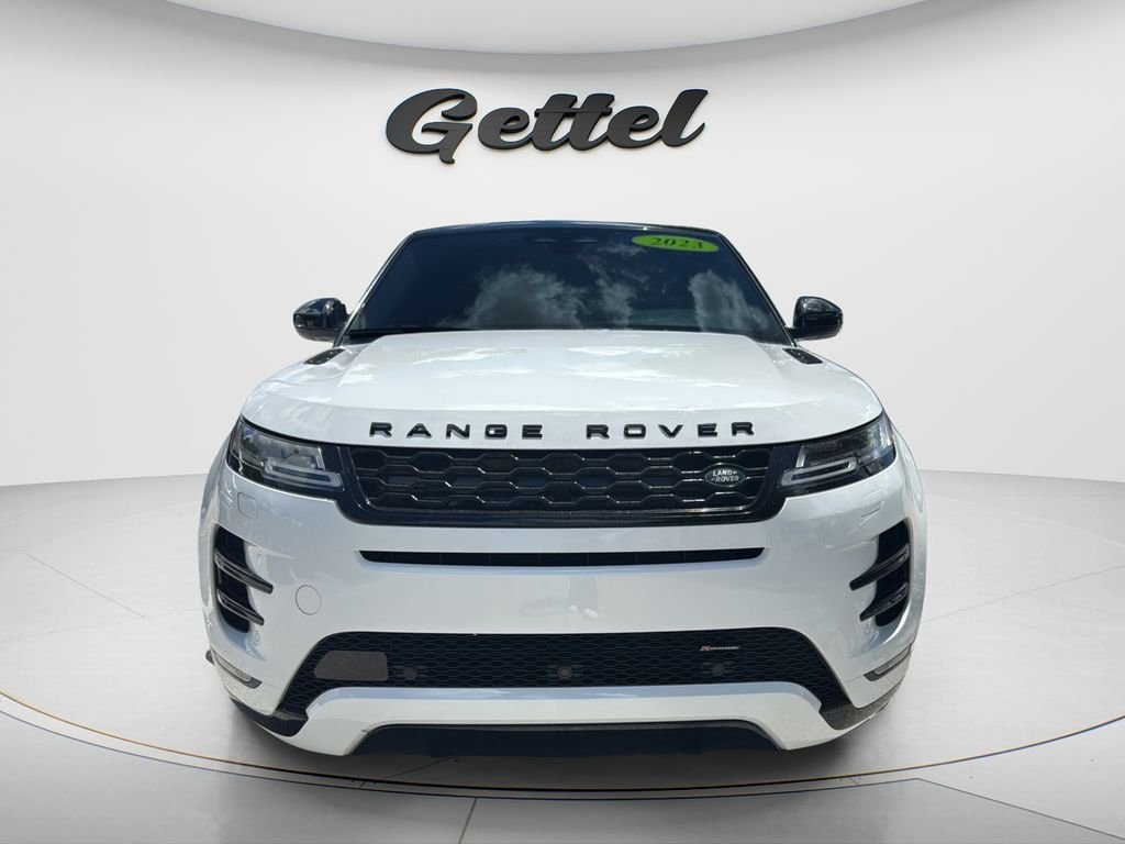 Used 2023  Land Rover R-Dynamic SE image 3