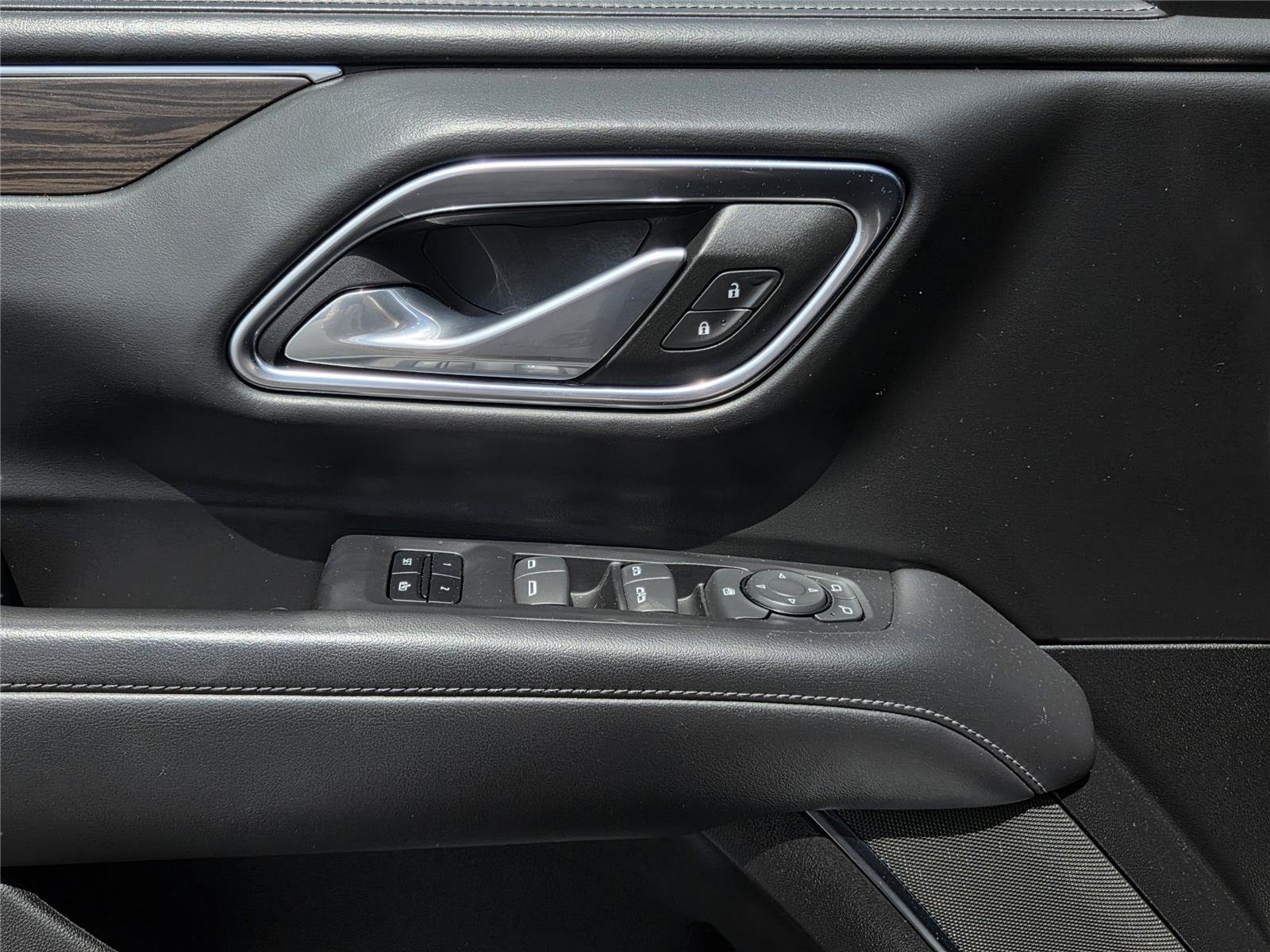 Used 2024 Silver Sage Metallic Chevrolet LT image 19