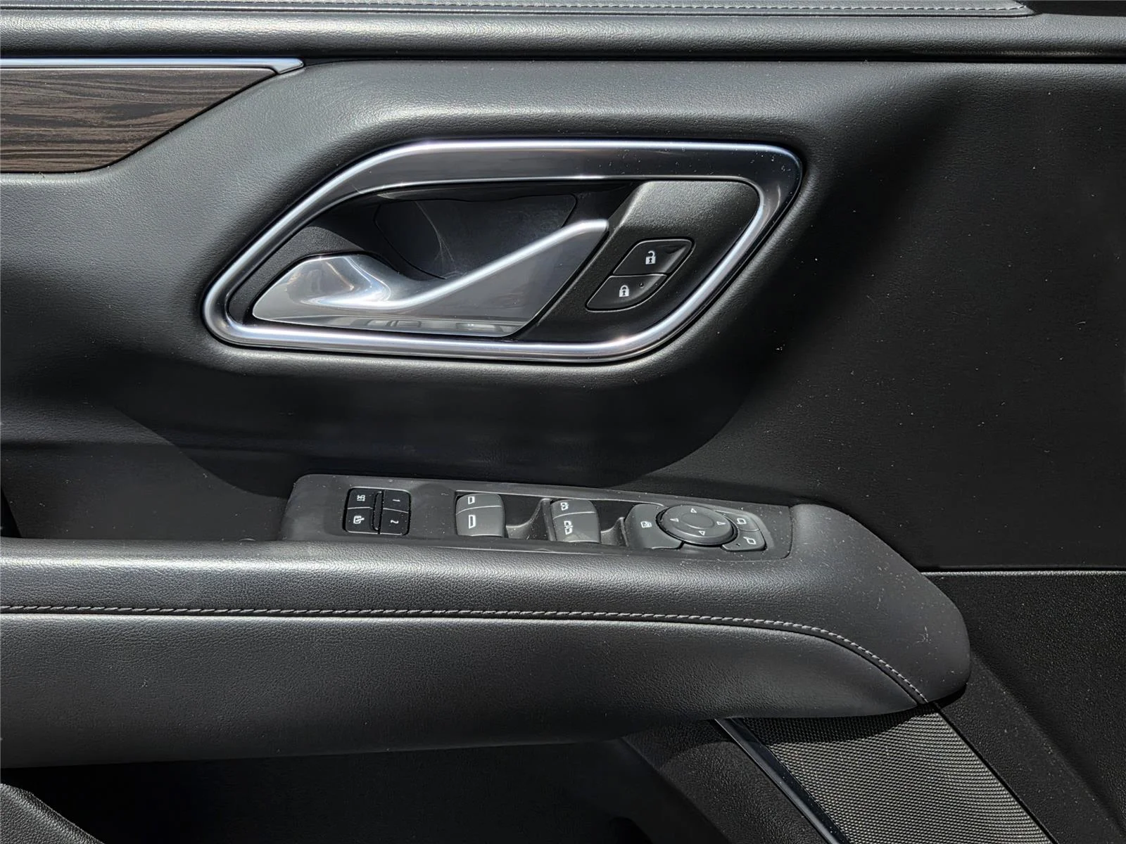 Used 2024 Silver Sage Metallic Chevrolet LT image 19
