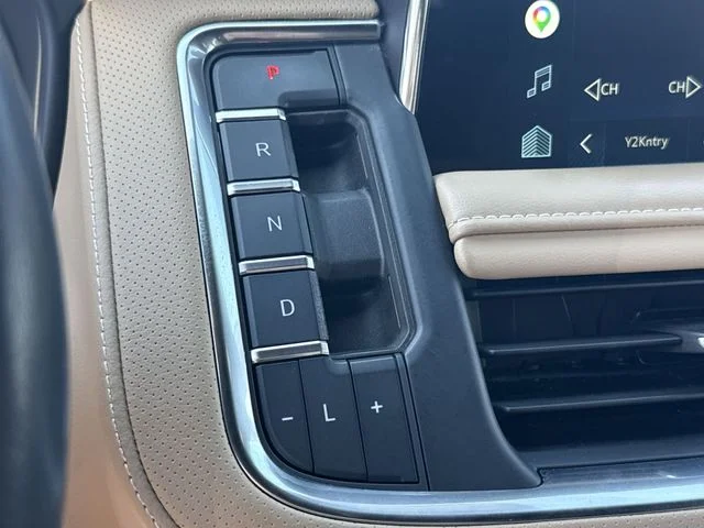 Used 2022 White Chevrolet Premier image 19
