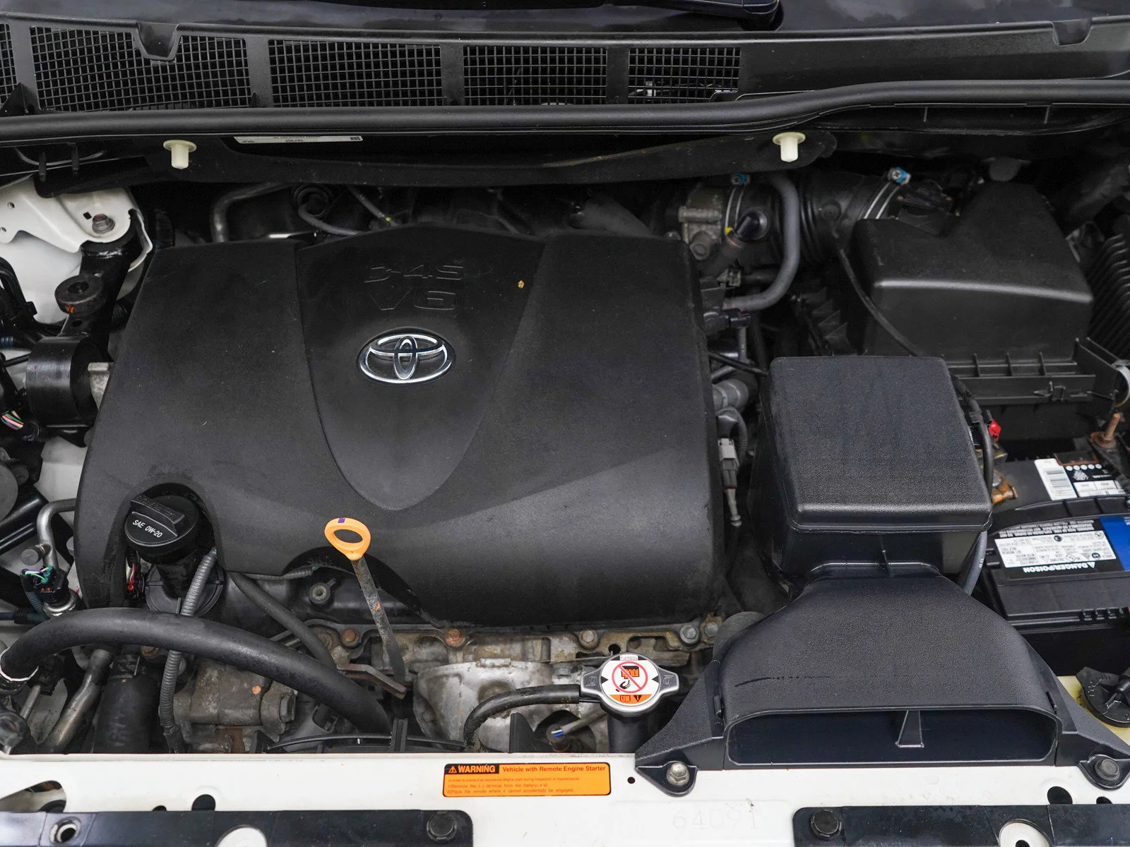 Used 2017 White Toyota XLE image 31