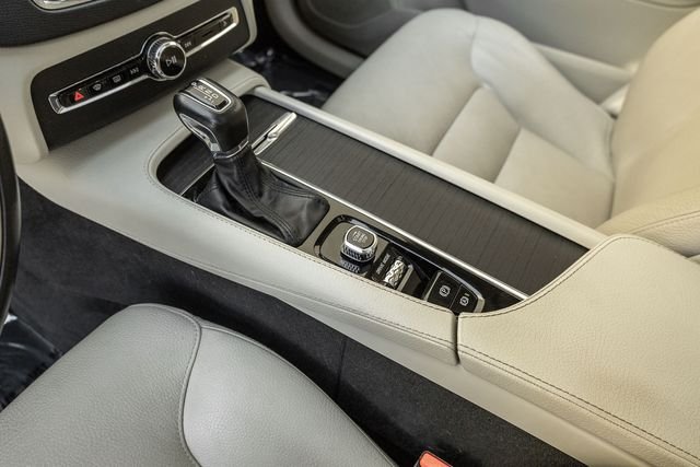 2020 Volvo XC90 Momentum - Photo 11