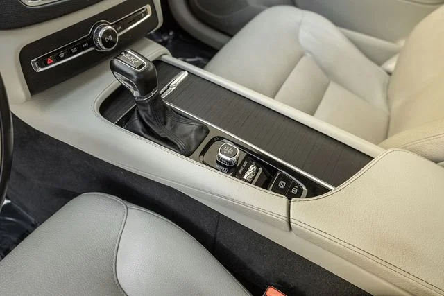 2020 Volvo XC90 Momentum - Photo 11