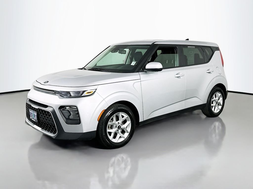 Used 2021 Sparkling Silver Kia S image 4