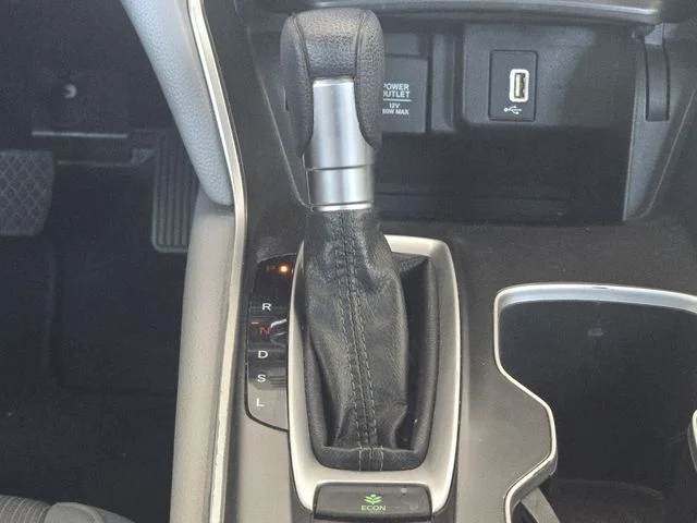 Used 2018 Lunar Silver Metallic Honda LX image 12