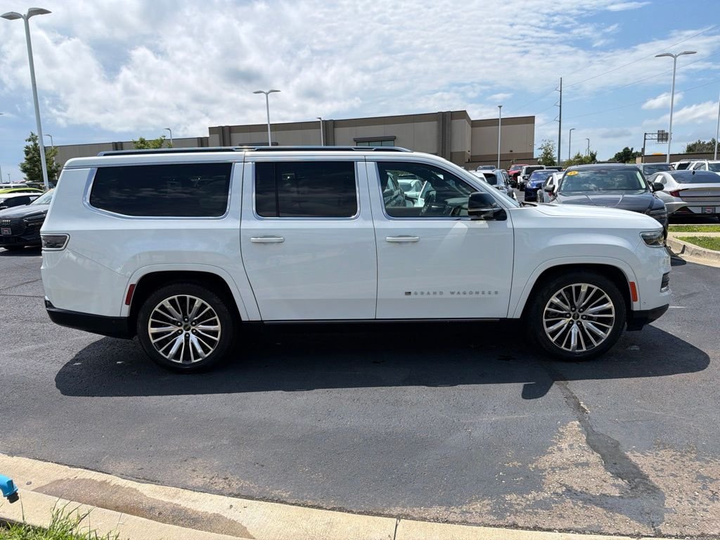 Used 2025 White Jeep I image 8