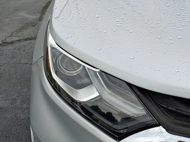 Used 2018 Silver Chevrolet LT image 9