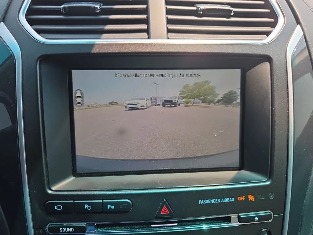 Used 2016 Gray Ford Platinum image 25