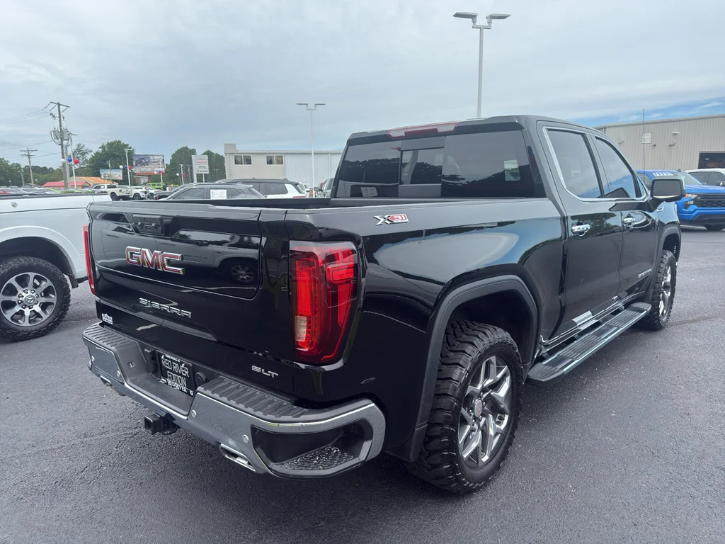 Used 2025 Onyx Black GMC SLT image 5