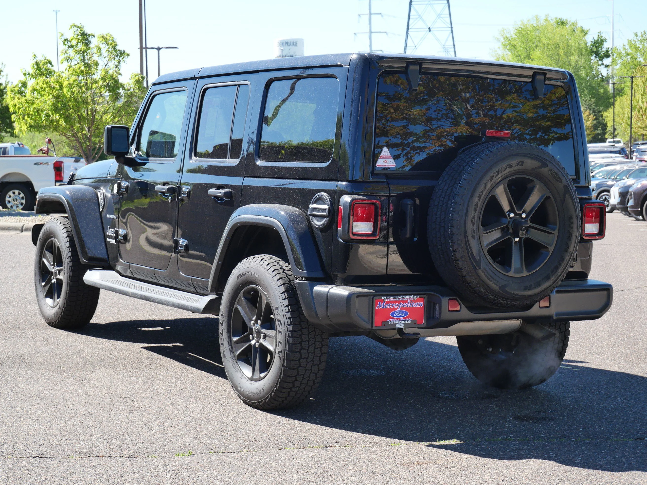 Certified Used 2022 Black Clearcoat Jeep Unlimited Sahara image 4