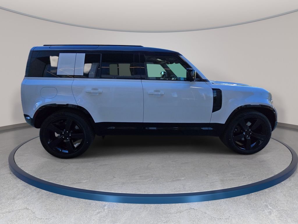 New 2026 Fuji White LAND ROVER X-Dynamic SE image 4