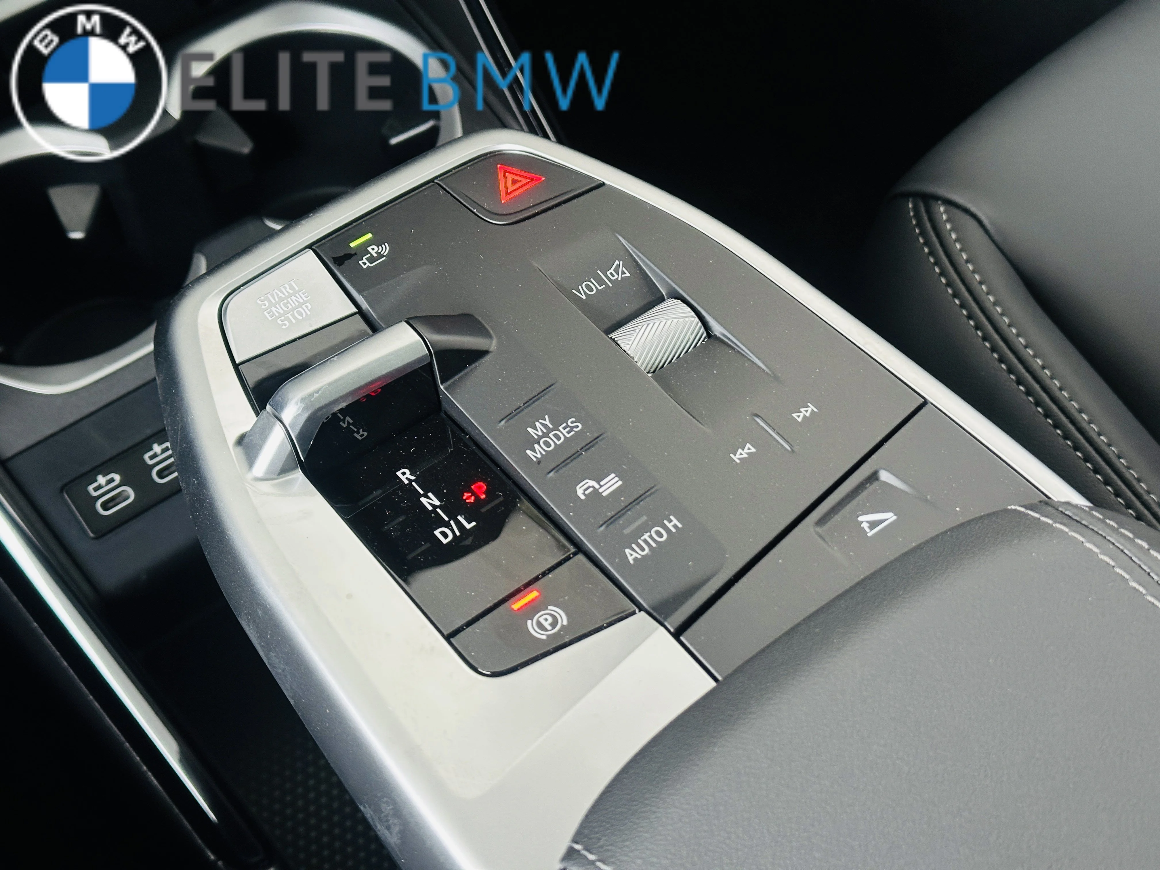 Used 2026 Mineral White Metallic BMW xDrive28i image 23
