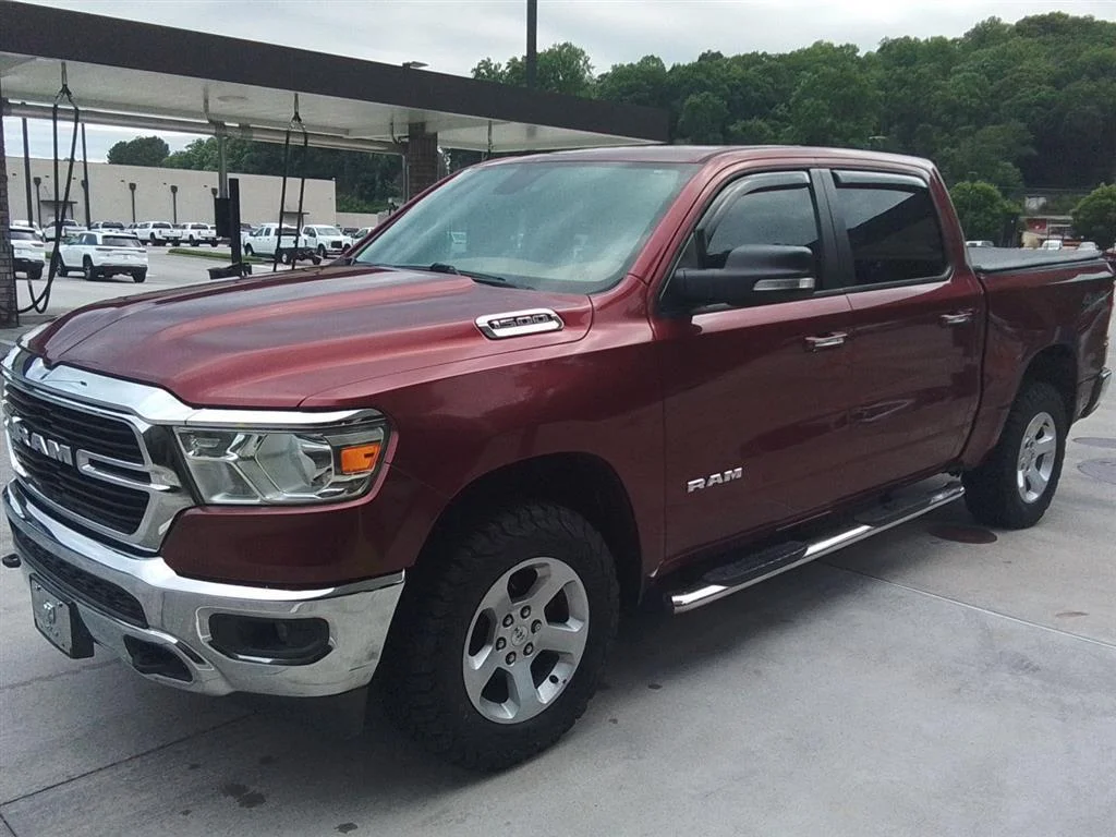 2019 RAM 1500 Big Horn/Lone Star 4x4 Crew Cab 5'7's photo