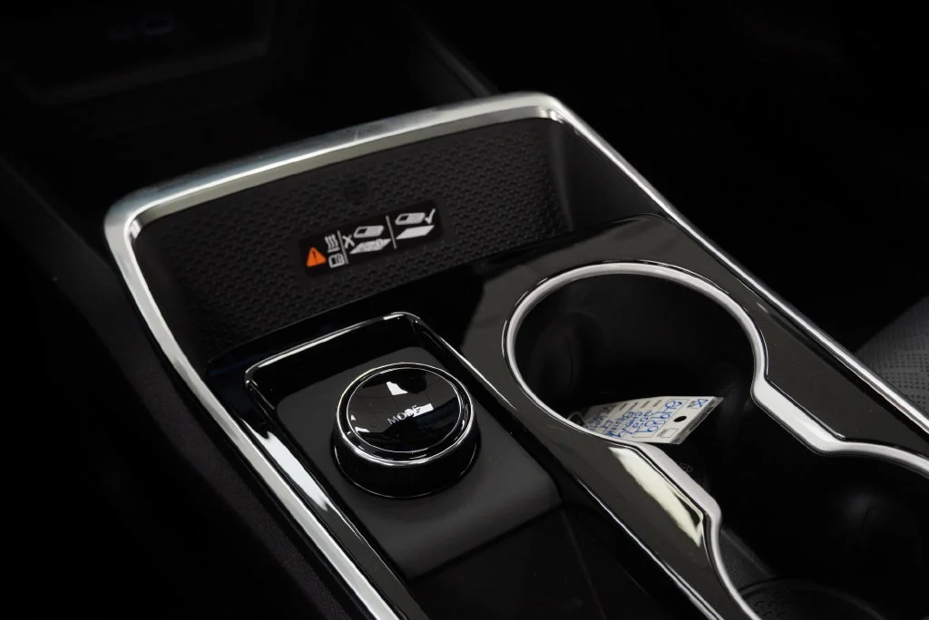 New 2027 Summit White Chevrolet LT image 27