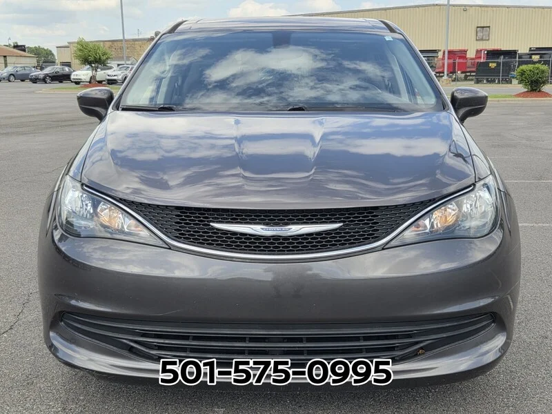 Used 2017 Crystal Metallic CHRYSLER TOURING FWD image 5
