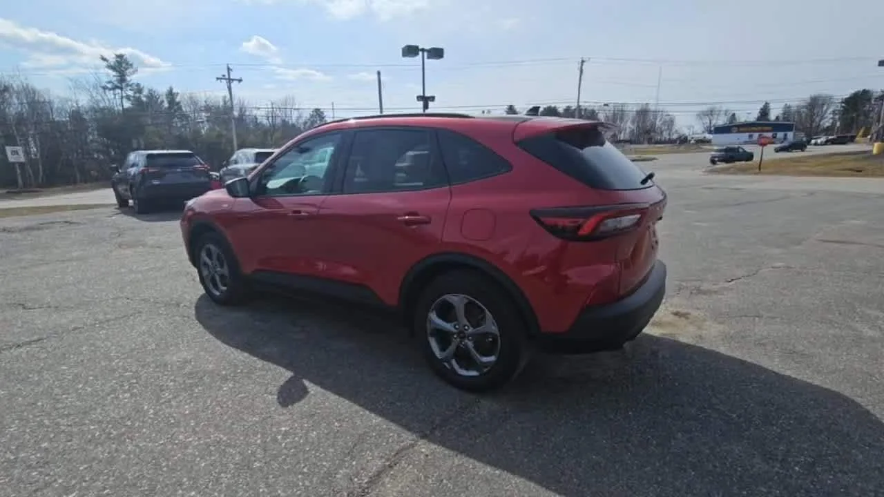 Used 2025 Rapid Red Metallic Tinted Clearcoat Ford ST-Line image 8