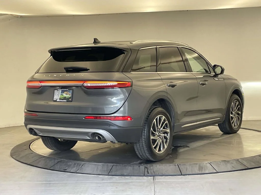 Used 2021 Gray Lincoln Standard image 5