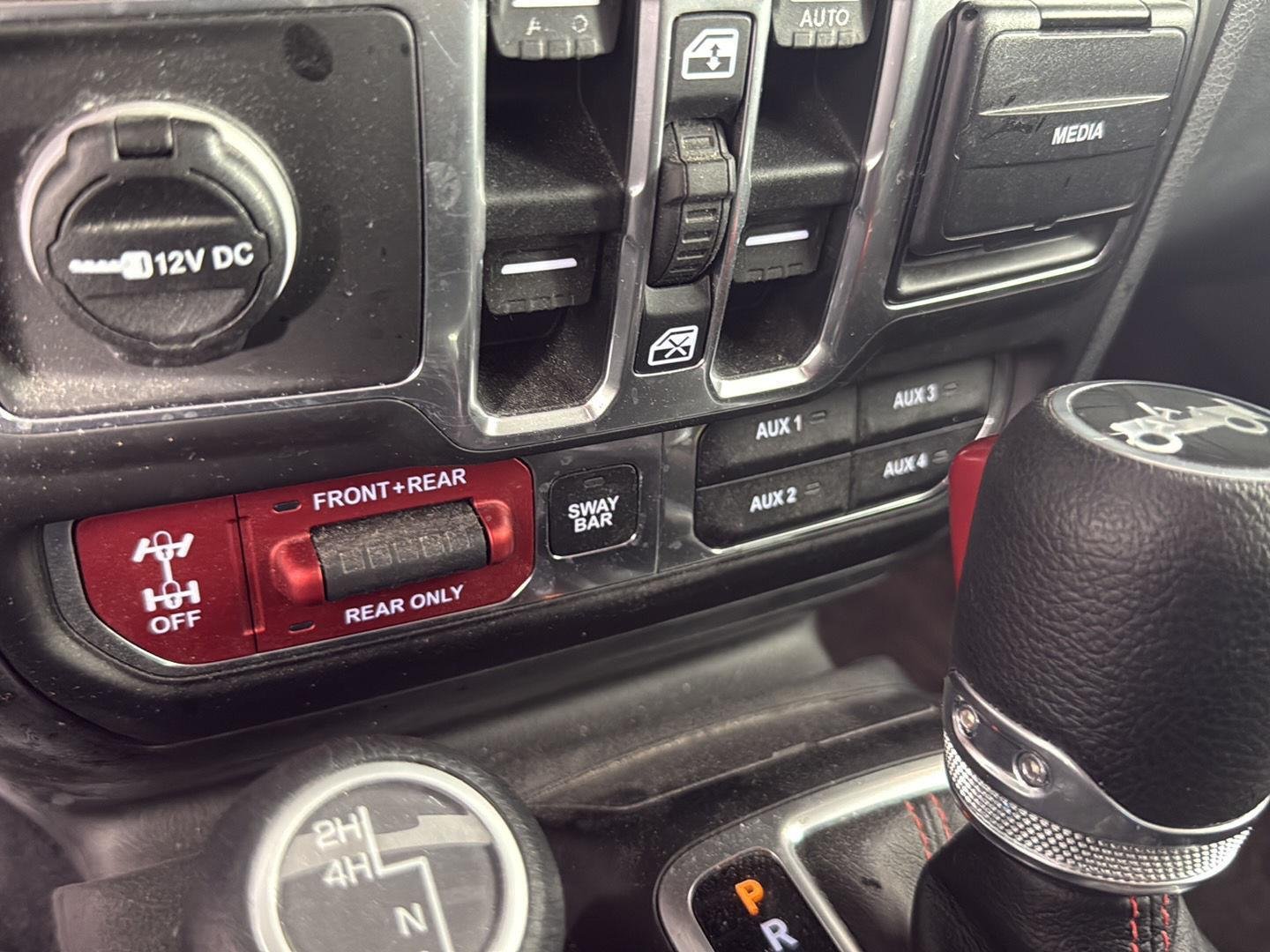 Used 2018 Firecracker Red Clearcoat Jeep Rubicon image 10