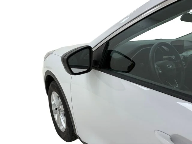 Used 2022 White Ford SE image 10