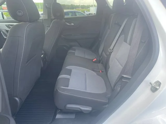 Used 2024 Summit White Chevrolet 2LT image 28