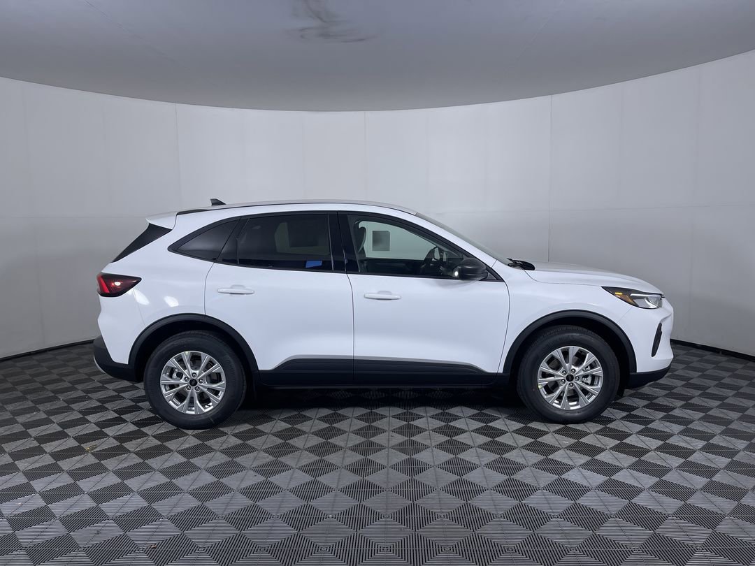 New 2026 Oxford White Ford Active image 10