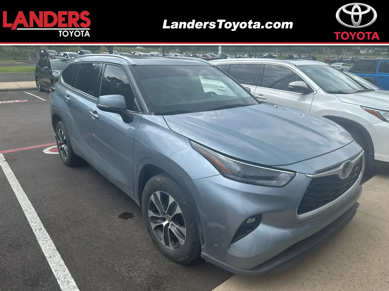 2021 Toyota Highlander XLE 4x2 V6's photo
