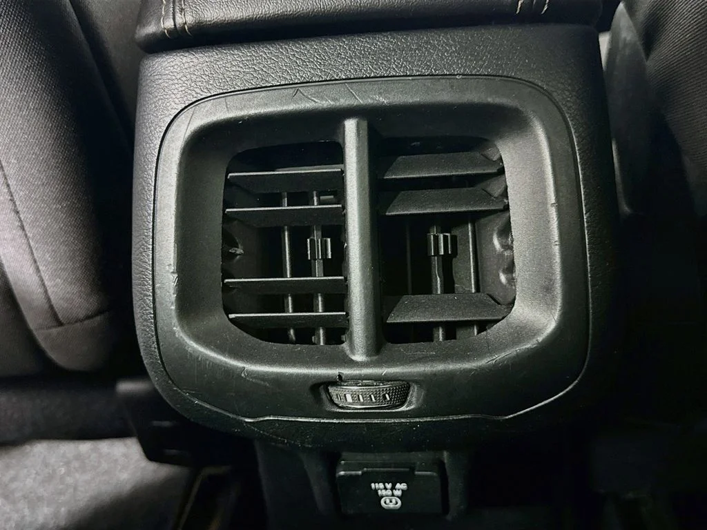 Used 2016 Black Jeep Latitude image 29