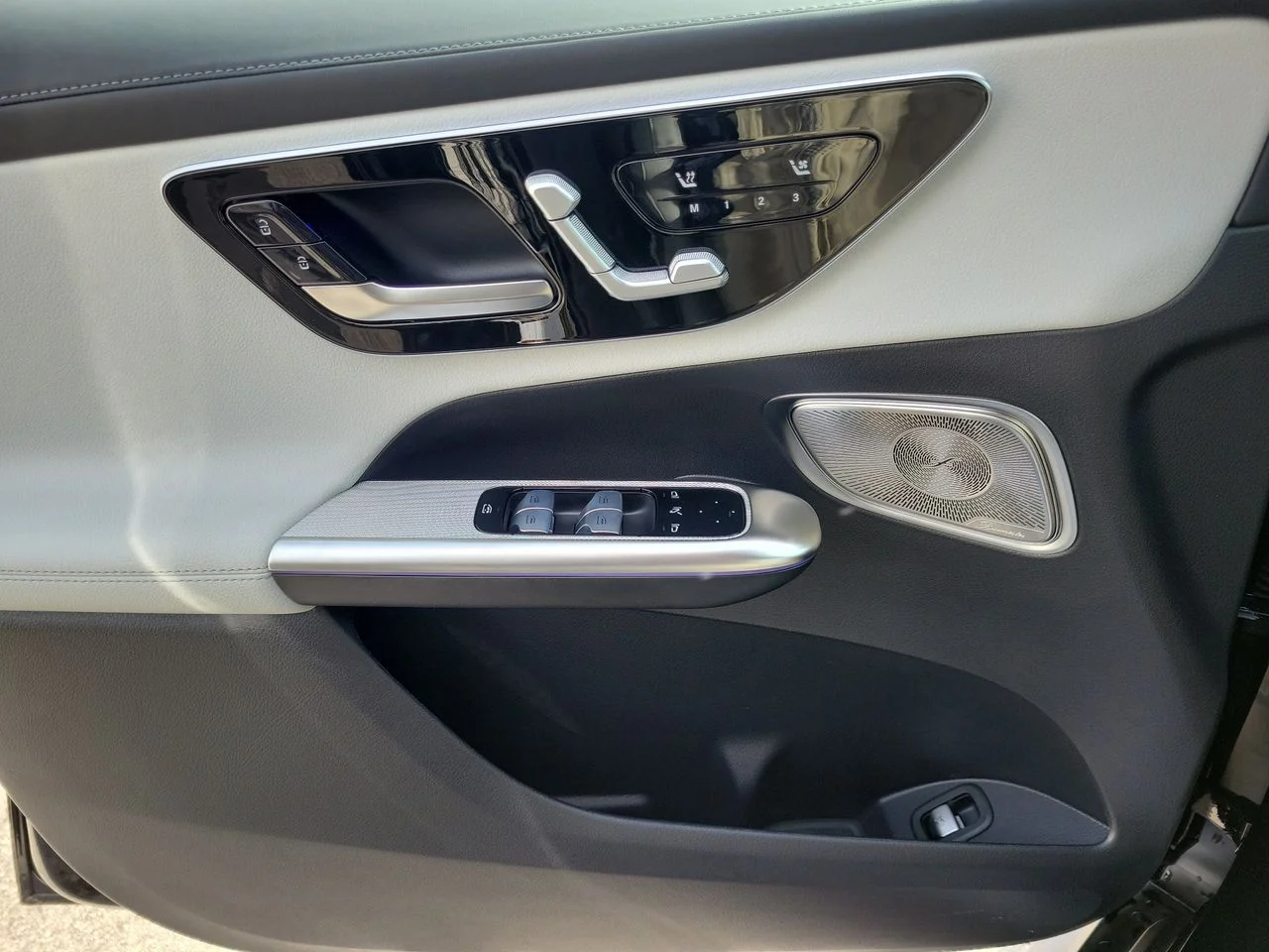 2026 Mercedes-Benz GLC Base - Photo 23