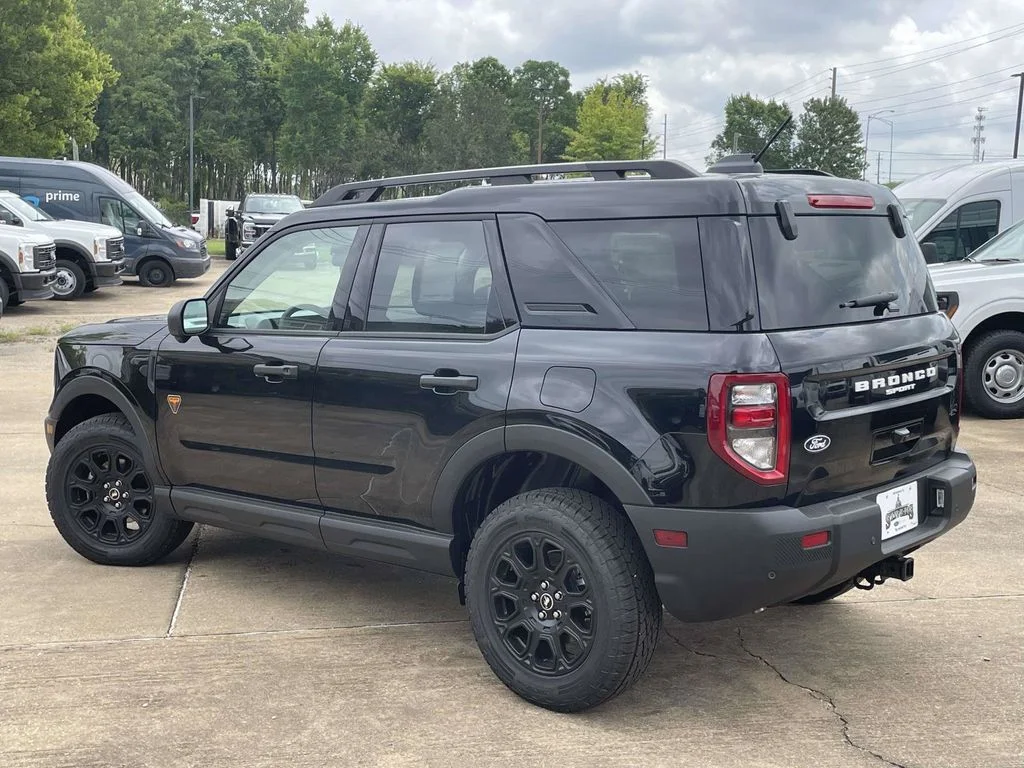 New 2026 Shadow Black Ford Badlands image 5