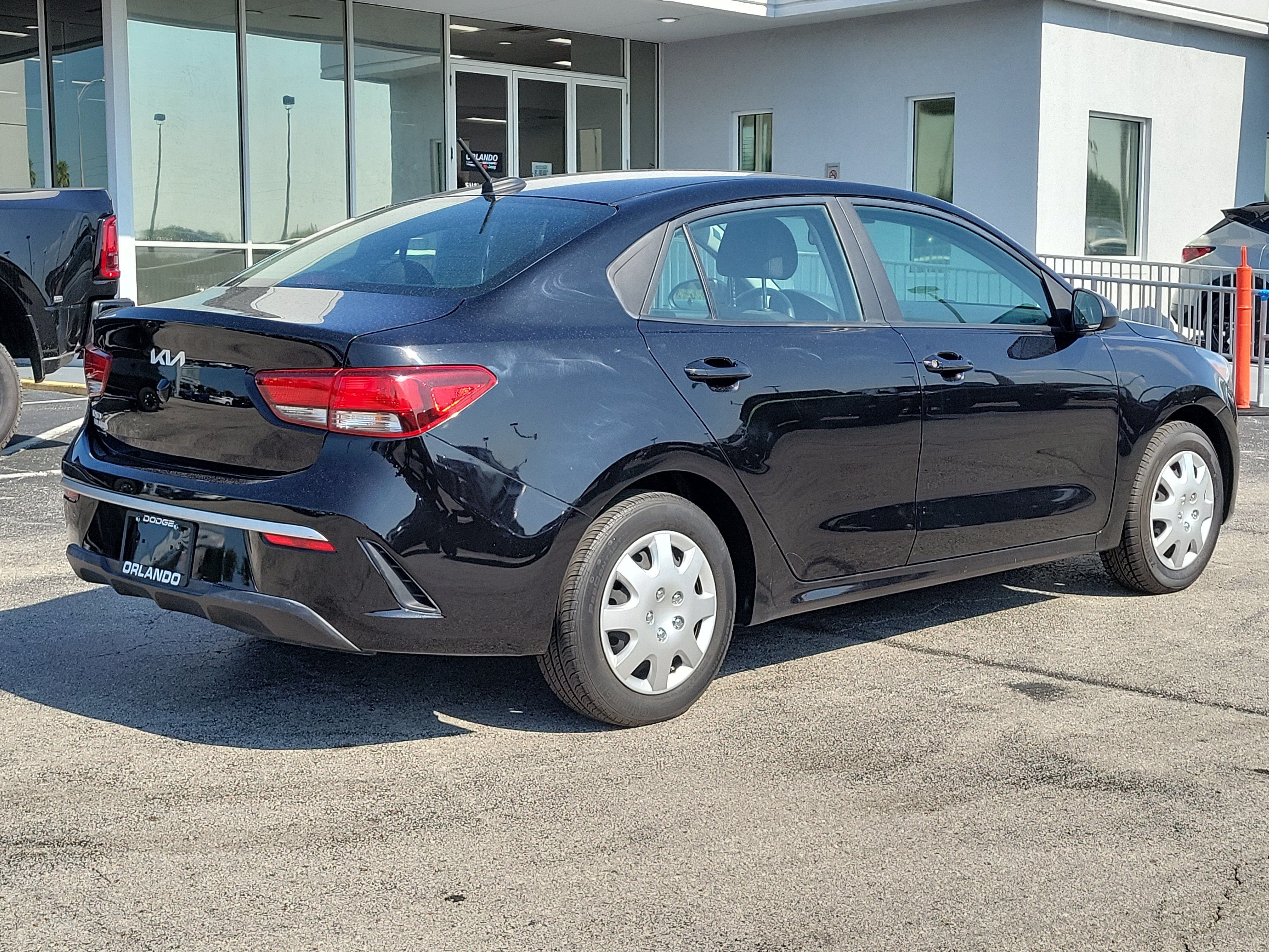 Used 2022 Aurora Black Kia LX image 7