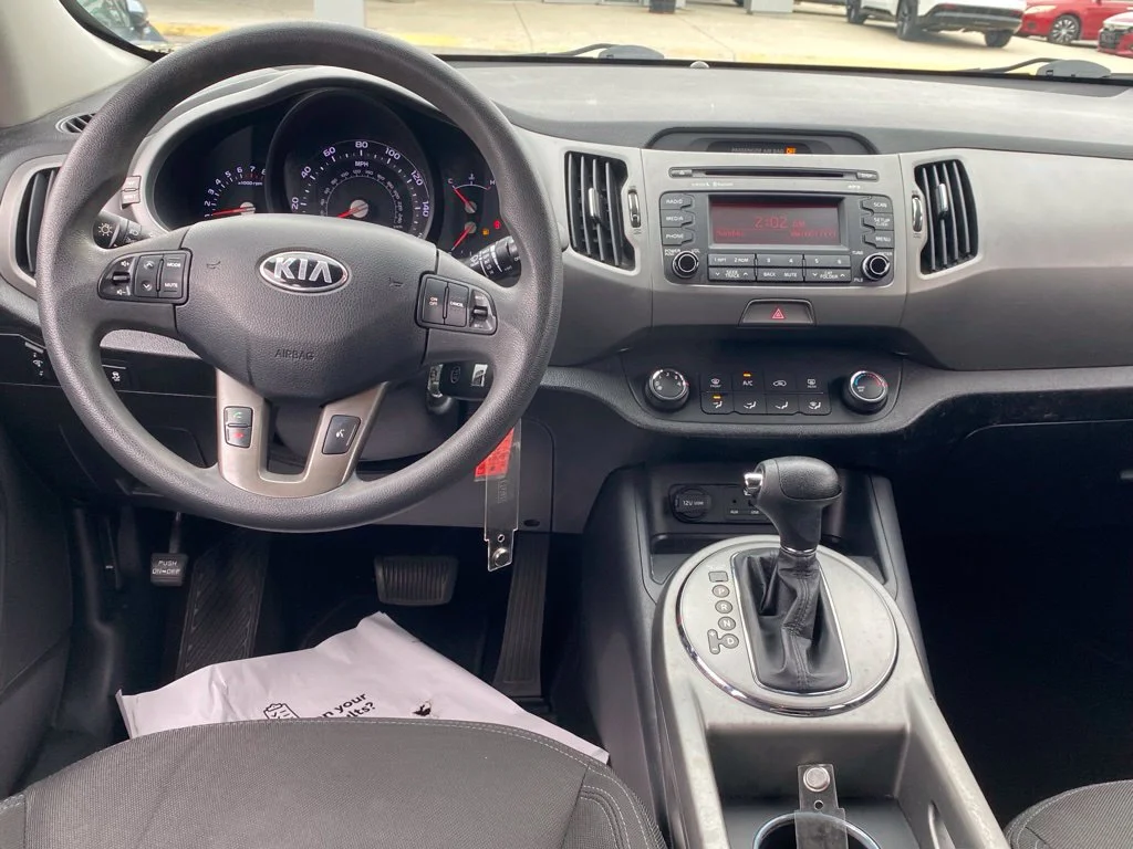 Used 2015 Silver Kia LX image 7