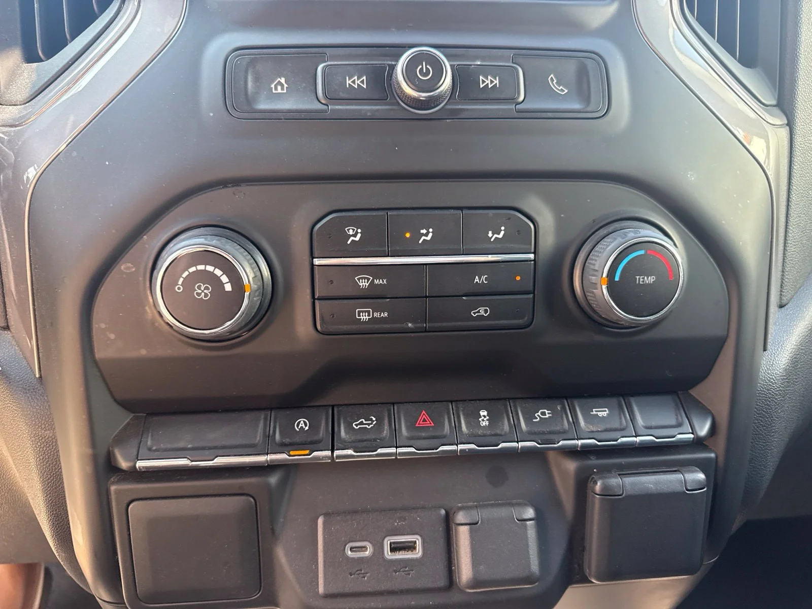 Used 2021 BLACK Chevrolet Custom image 17