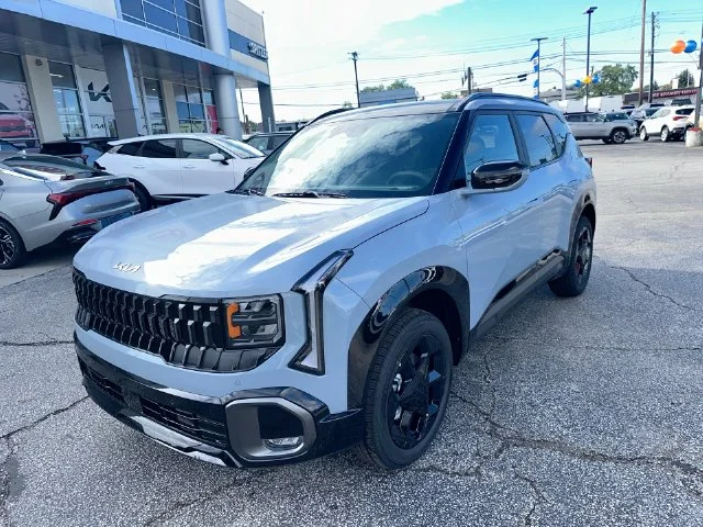 New 2027 Pale Gray Kia X-Line S image 18