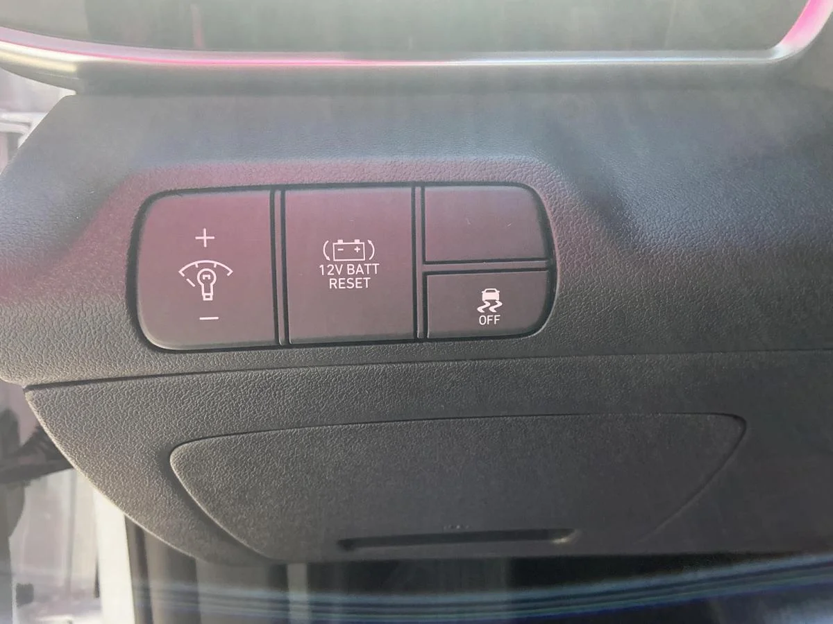 New 2026 White Hyundai Luxury image 19